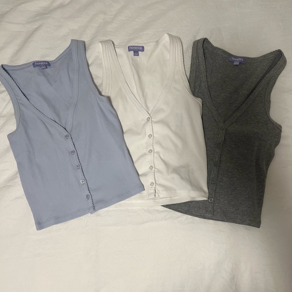 Black Ribbed Button-Front Tank Top - Picture 2 of 3